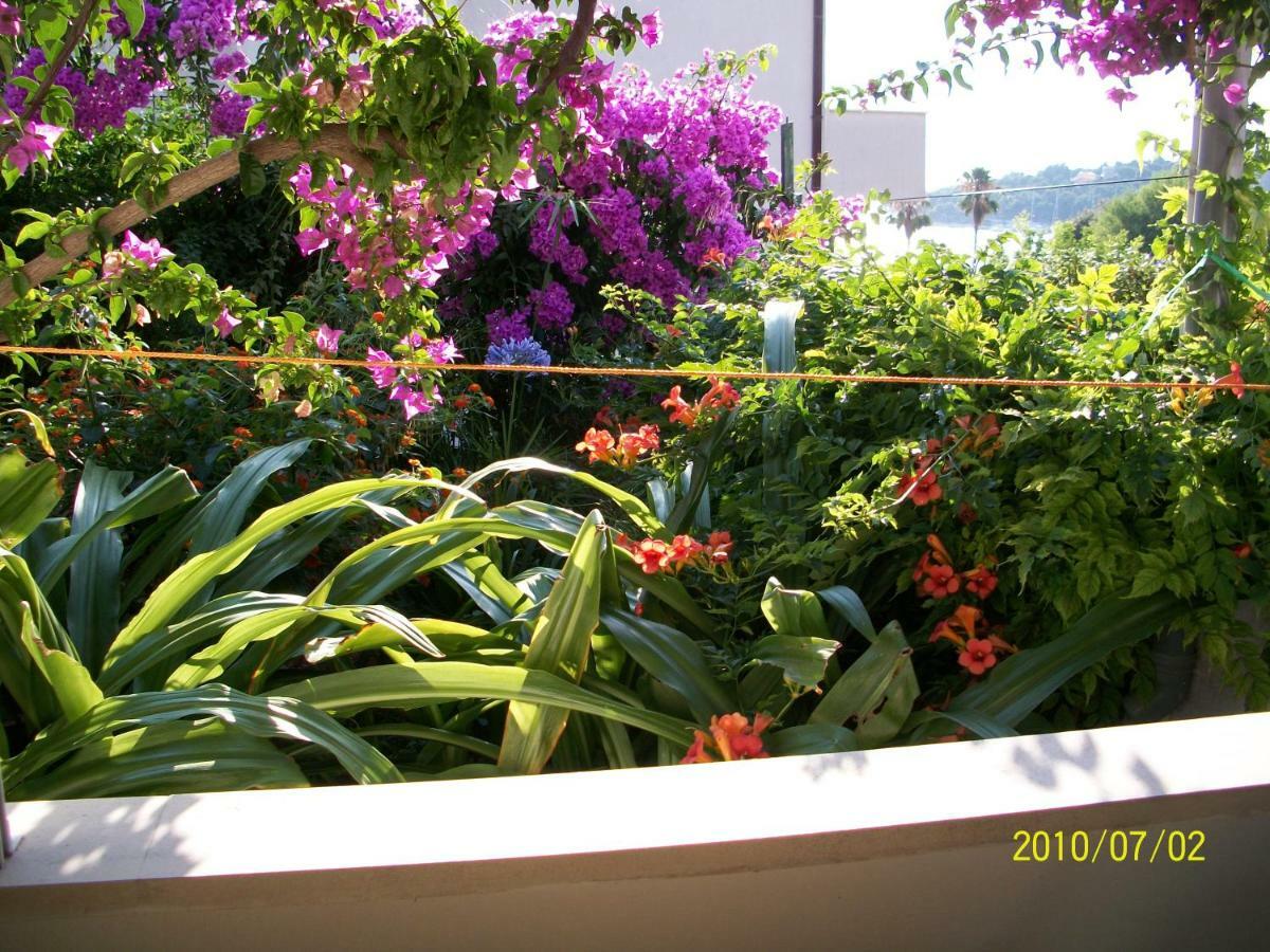Apartmani Surlin Hvar Town Exterior photo